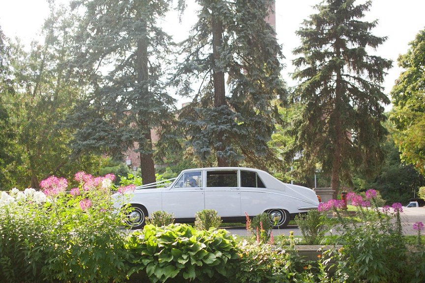 vintage-wedding-car-in-toronto