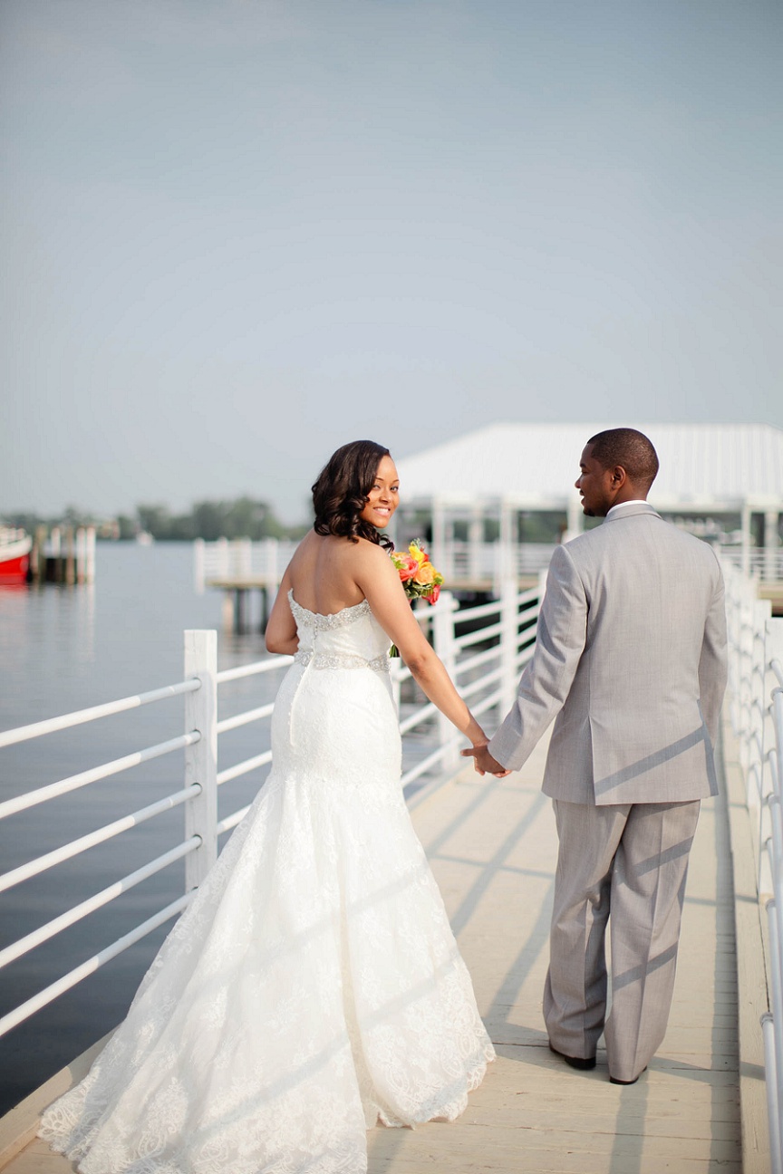 roostertail-detroit-bride-and-groom