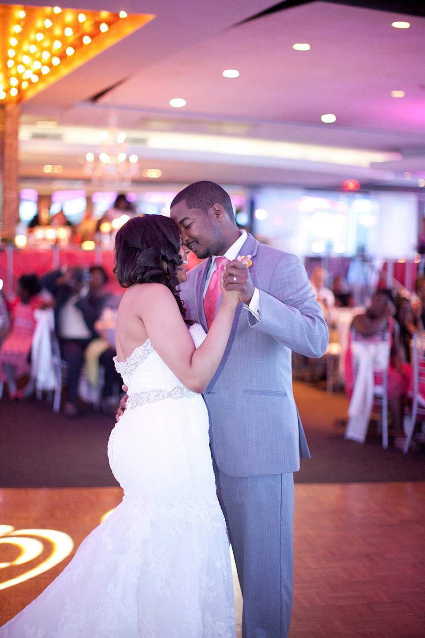 roostertail-detroit--wedding-reception-venue