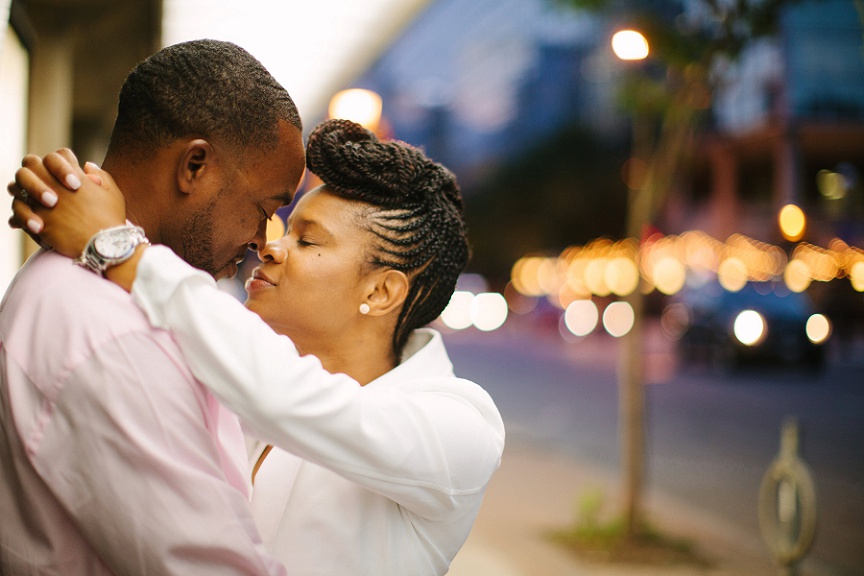 toronto-night-time-engagement-photographer