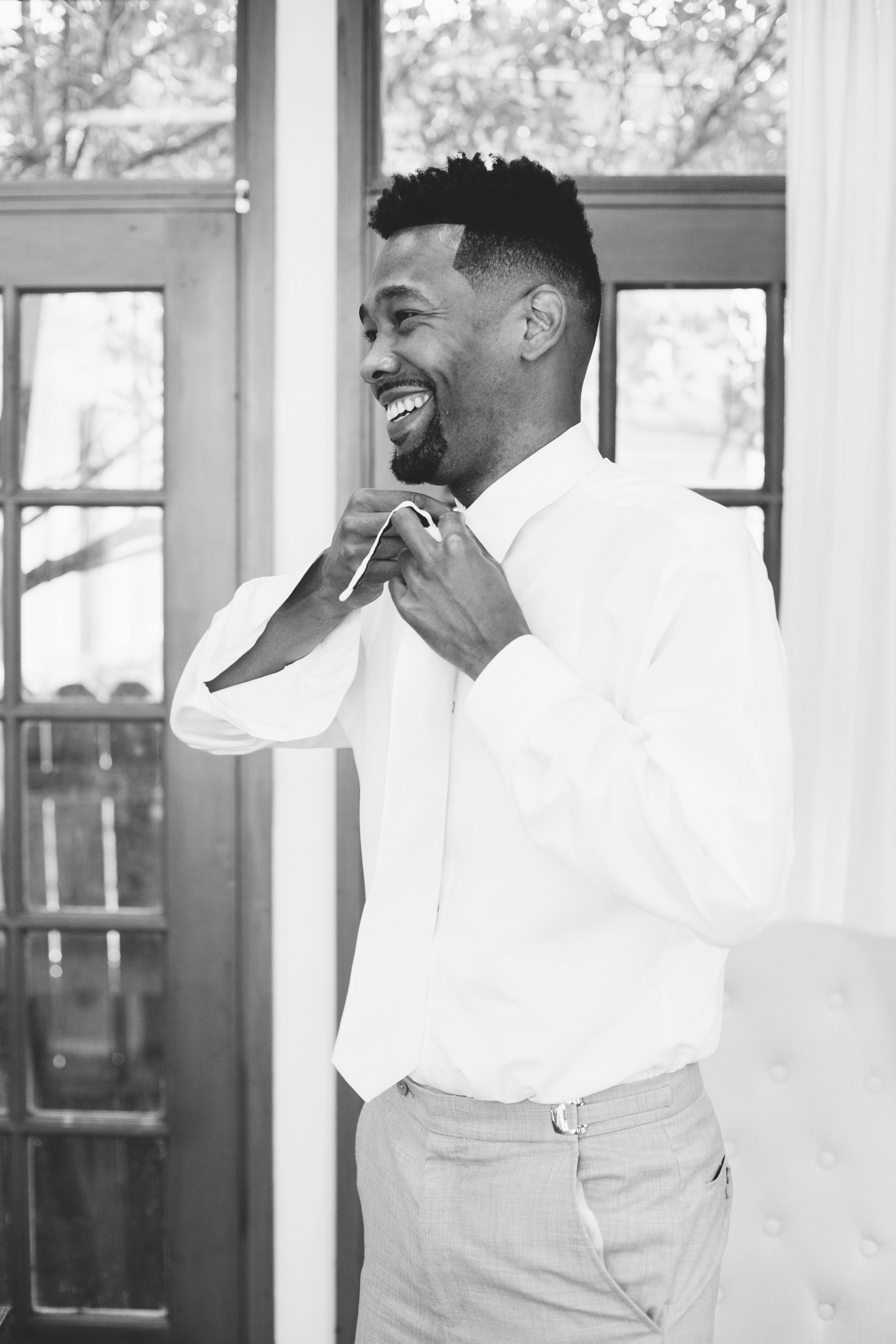 atlanta wedding photographers groom getting ready