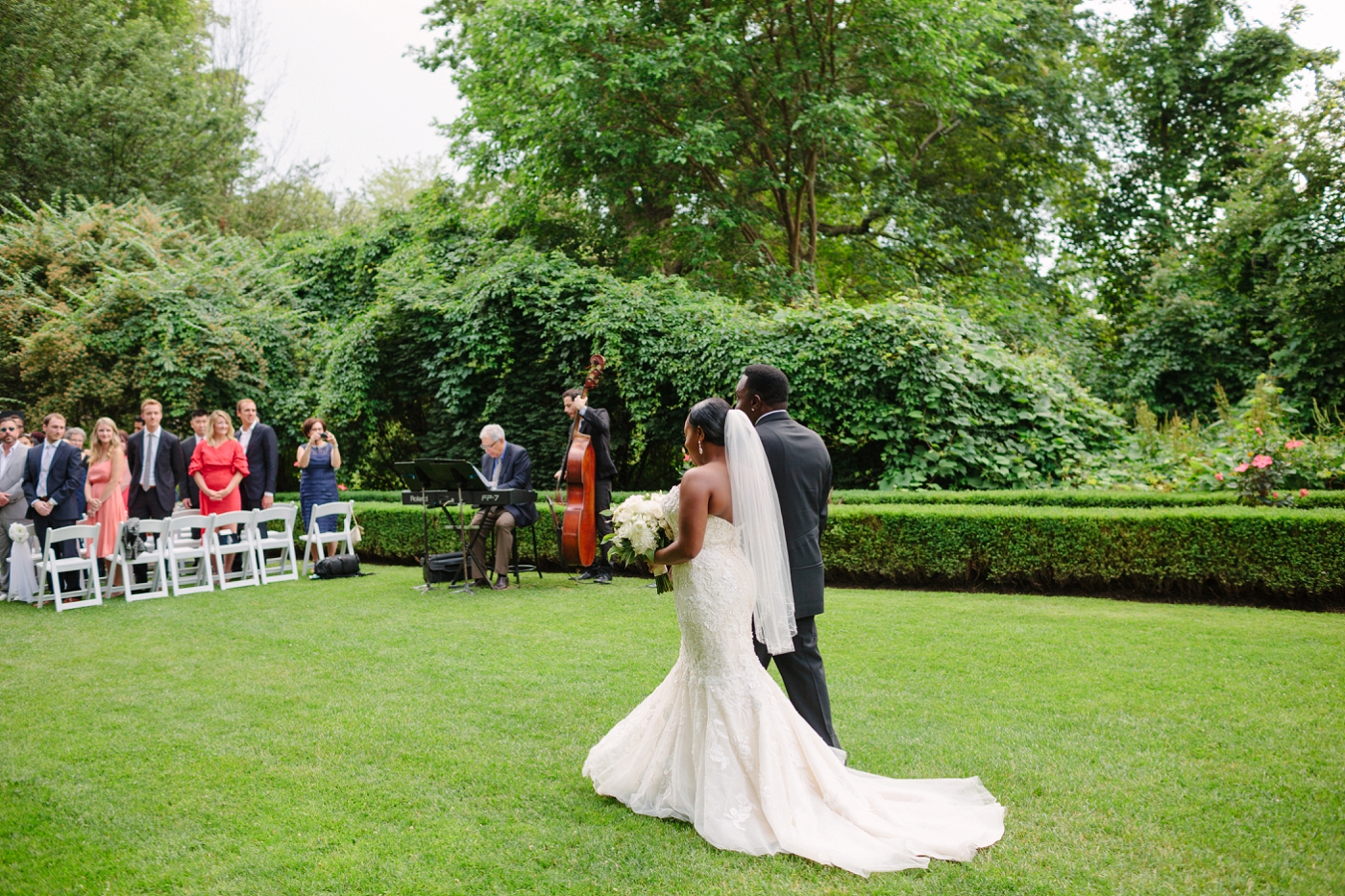 toronto outdoor wedding ceremony venue photos