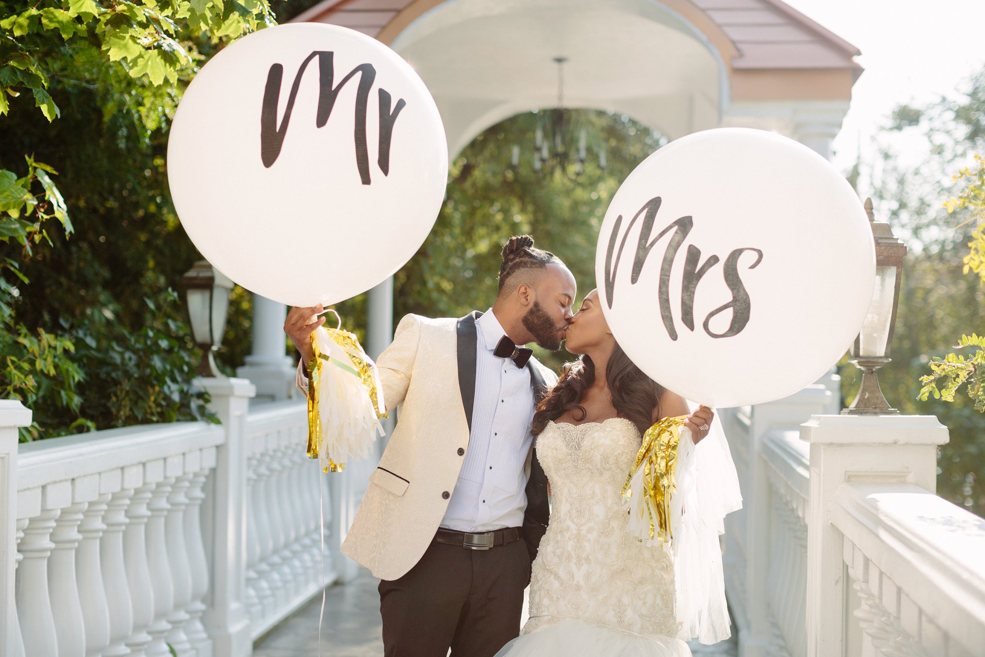 mr and mrs wedding balloons