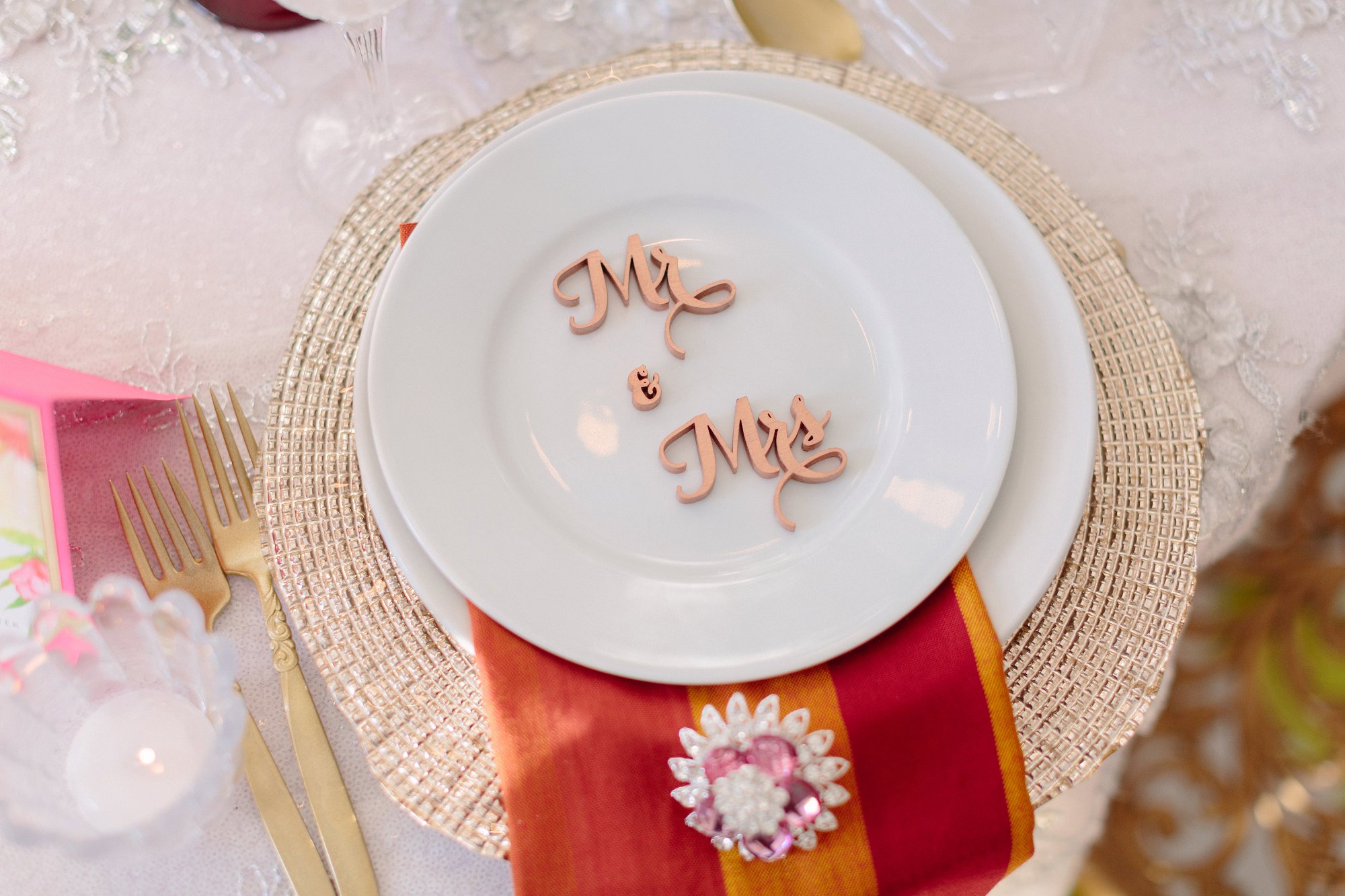 Tropical wedding table setting.