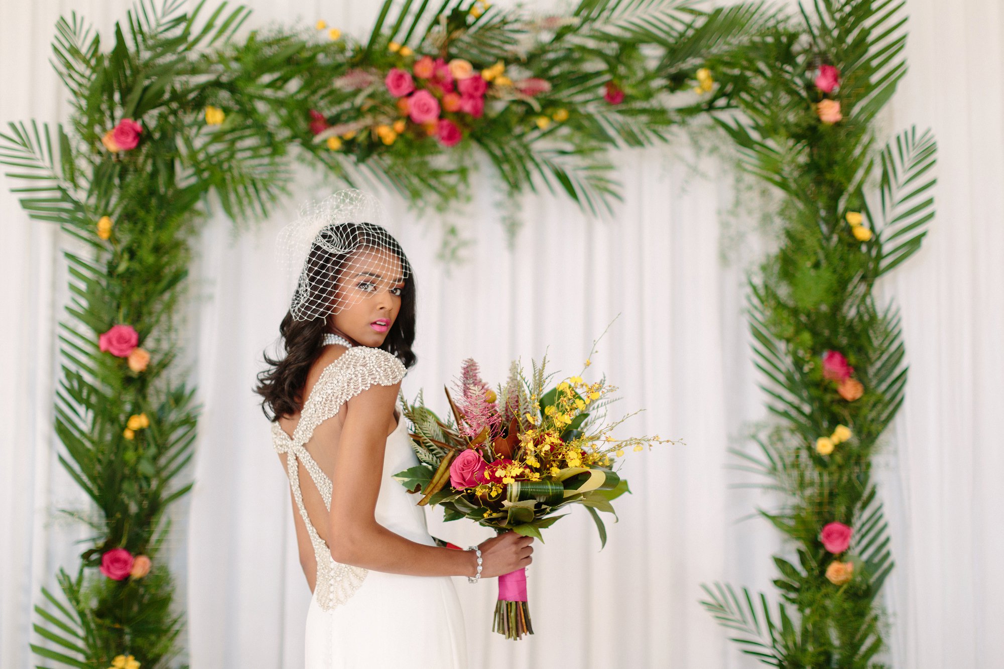 black bride bird cage veil Photography by: Samantha Clarke