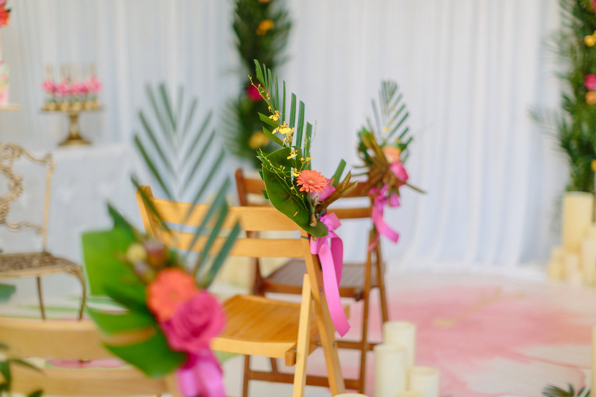 tropical greenery wedding decor