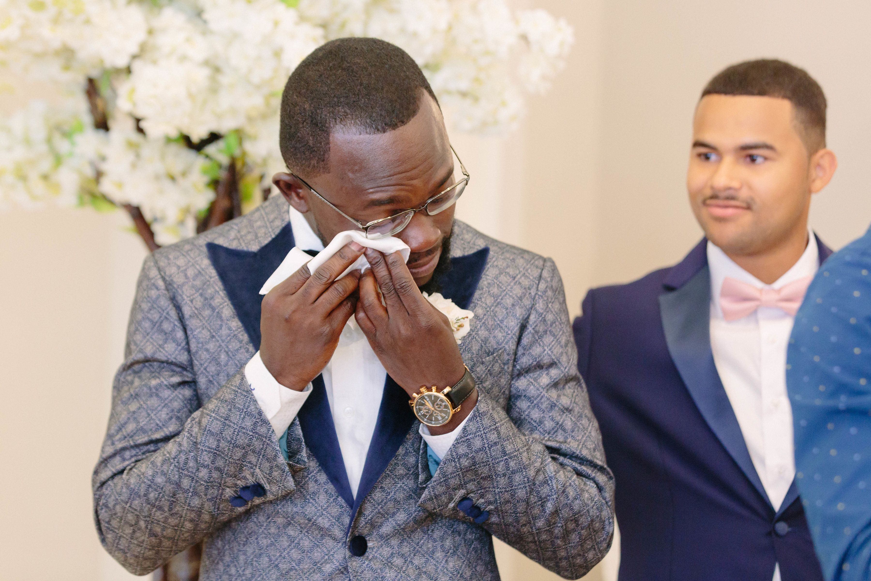 groom at alter